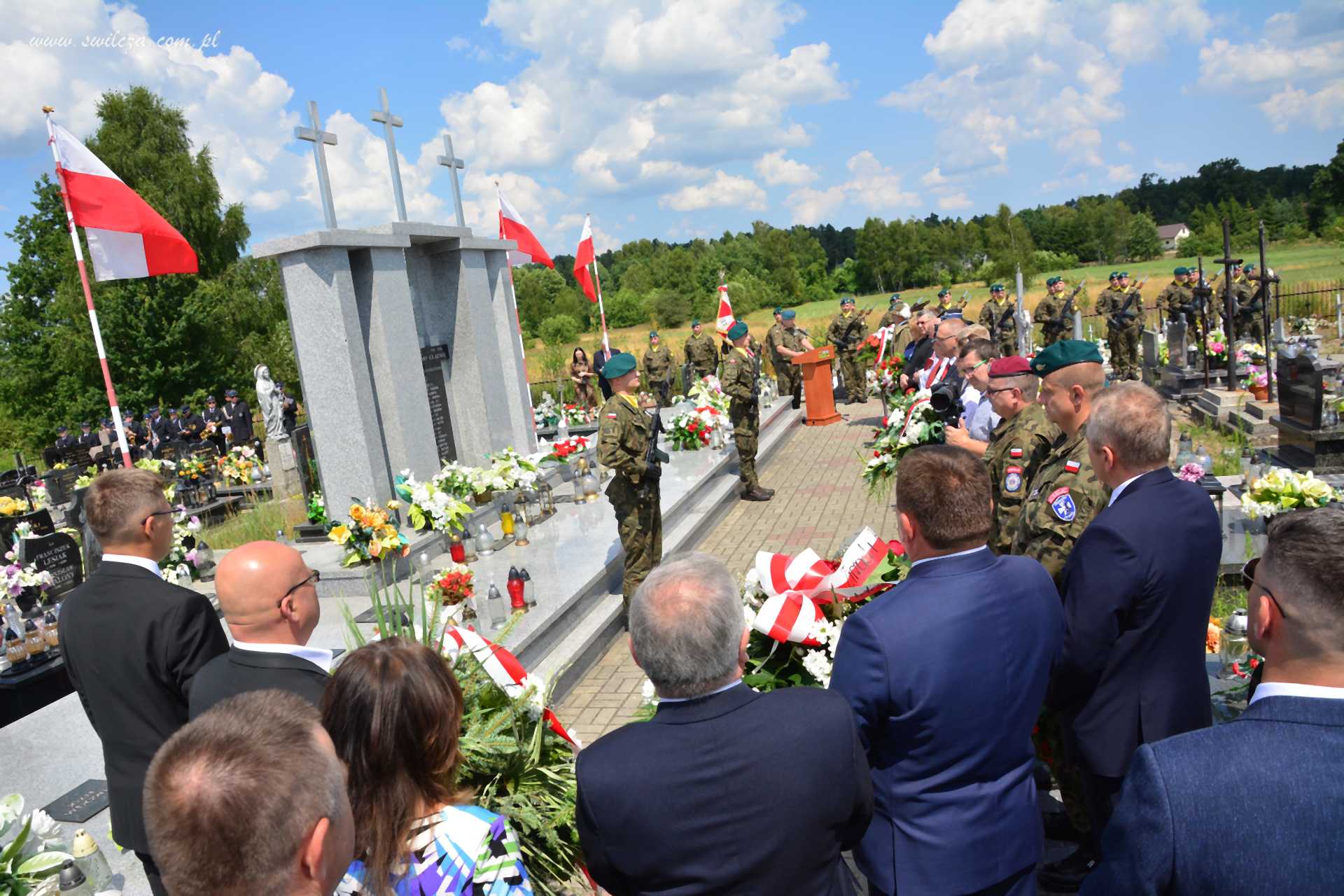 Uroczystość na cmentarzu parafialnym