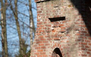 wyr&oacute;żnienie_Gustaw_Juszczyk_Pozostalosci_fortyfikacji_bastionowych_4_ZS_Nowa_Wieś