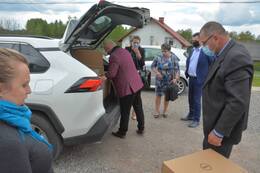 2020-05-28_przekazadnie_laptopow - zdjęcie nr 1