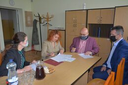 2020-05-28_przekazadnie_laptopow - zdjęcie nr 1