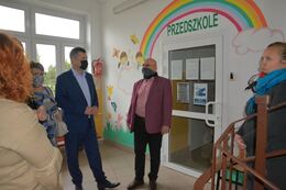 2020-05-28_przekazadnie_laptopow - zdjęcie nr 1