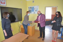 2020-05-28_przekazadnie_laptopow - zdjęcie nr 1