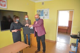 2020-05-28_przekazadnie_laptopow - zdjęcie nr 1