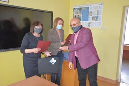 2020-05-28_przekazadnie_laptopow - zdjęcie nr 1