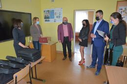2020-05-28_przekazadnie_laptopow - zdjęcie nr 1