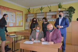 2020-05-28_przekazadnie_laptopow - zdjęcie nr 1