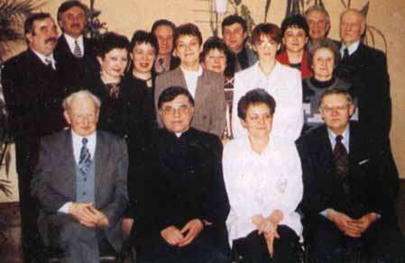 II rocznica istnienia „Trzcionki” – uczestnicy okolicznościowego spotkania, 1998 r.